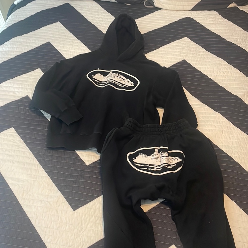 Corteiz tracksuit (French brand)